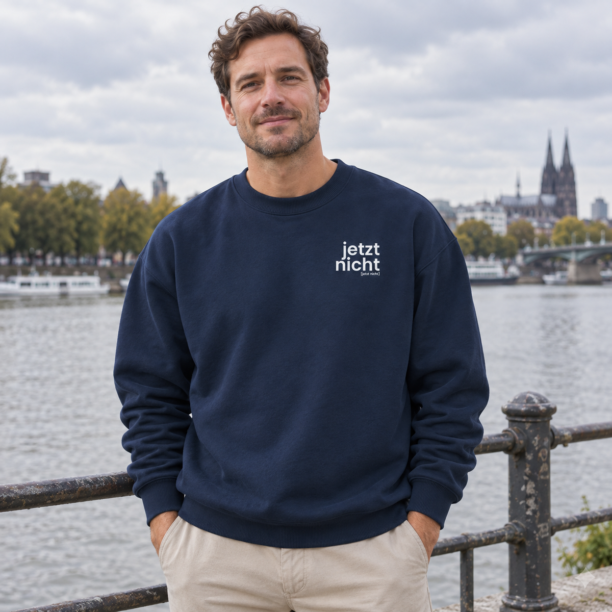 Jetzt nicht Oversize Sweatshirt in French Navy unterwegs.
