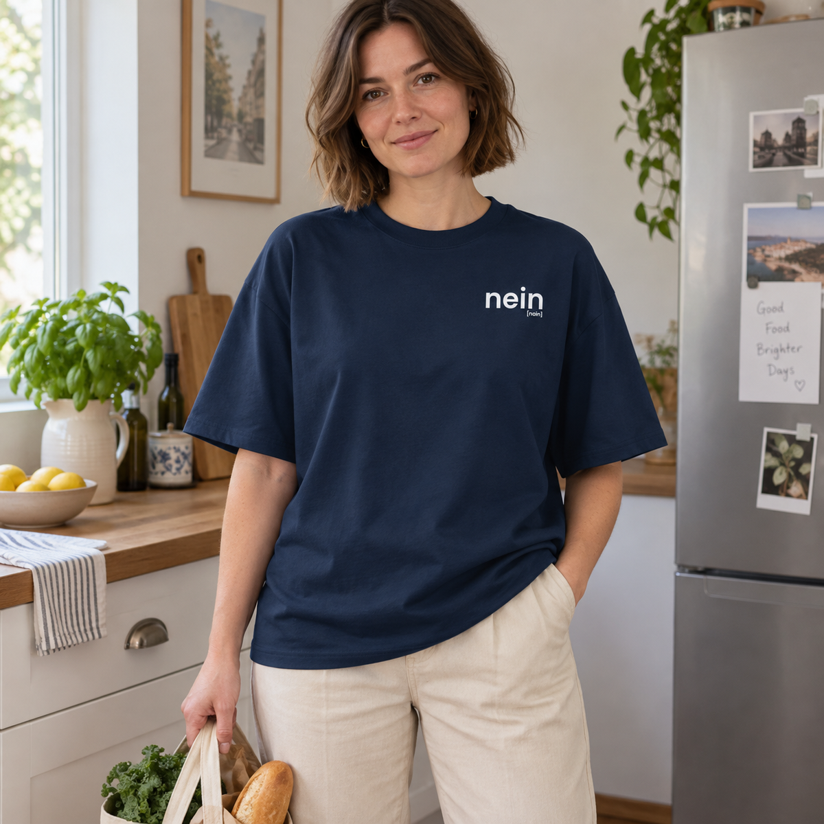 Nein Oversize Shirt in French Navy im Alltag.