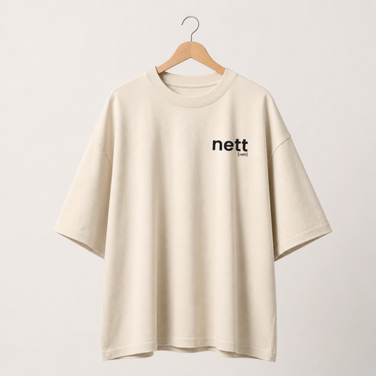 Cremefarbenes Oversized T-Shirt nett von JoisPulse, flach liegend fotografiert