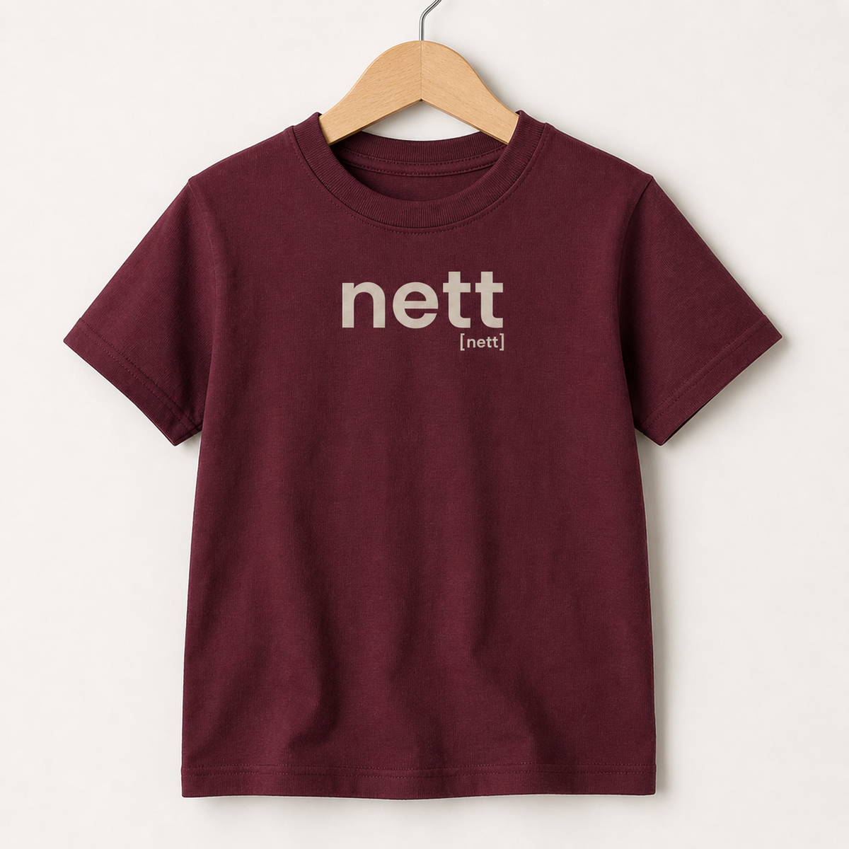 Bordeauxrotes Kinder T-Shirt nett von JoisPulse, flach liegend fotografiert