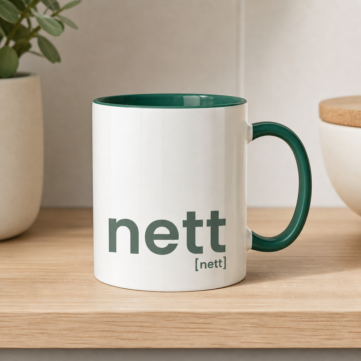 JoisPulse Tasse nett mit grünem Henkel und grüner Innenseite