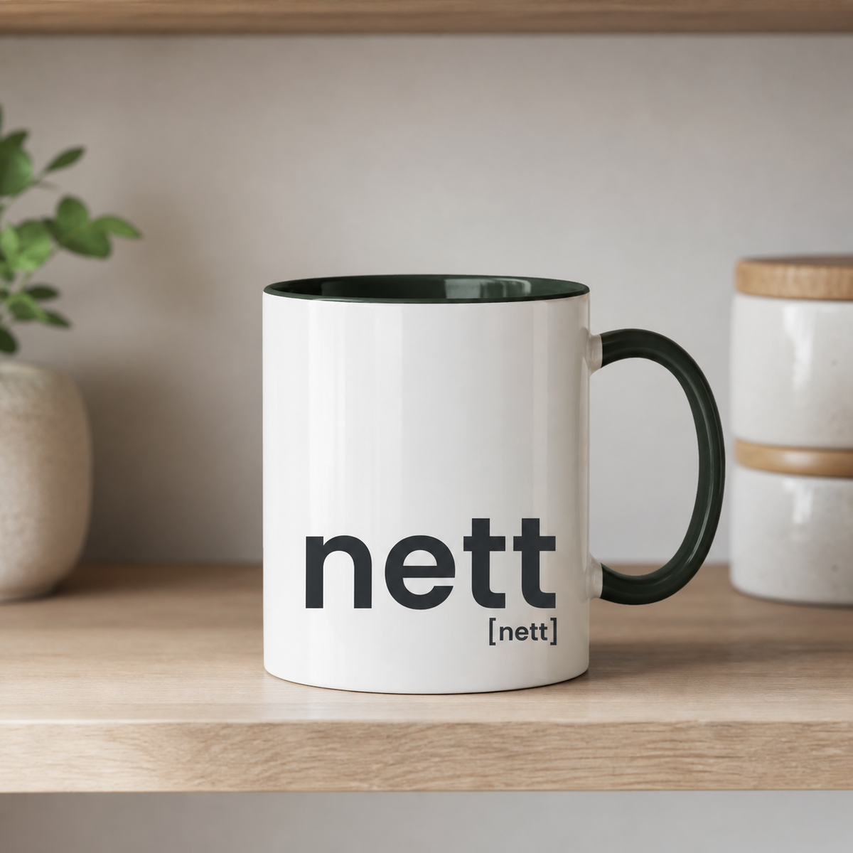 JoisPulse Tasse nett mit schwarzem Henkel und schwarzer Innenseite
