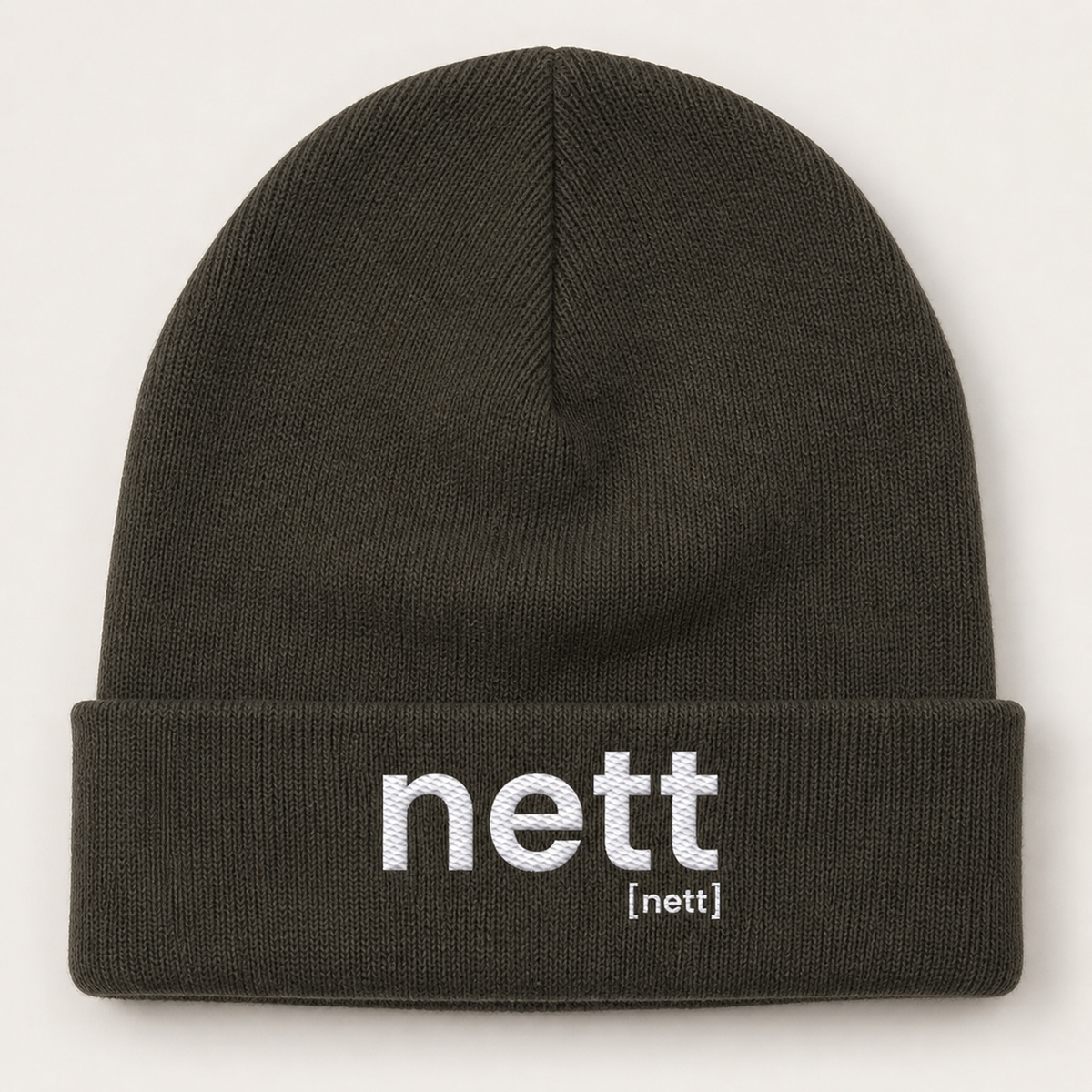 Schwarze Rib Beanie nett von JoisPulse mit gesticktem Statement